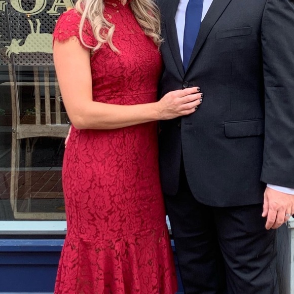 Beautiful cranberry red lace dress - Picture 8 of 9